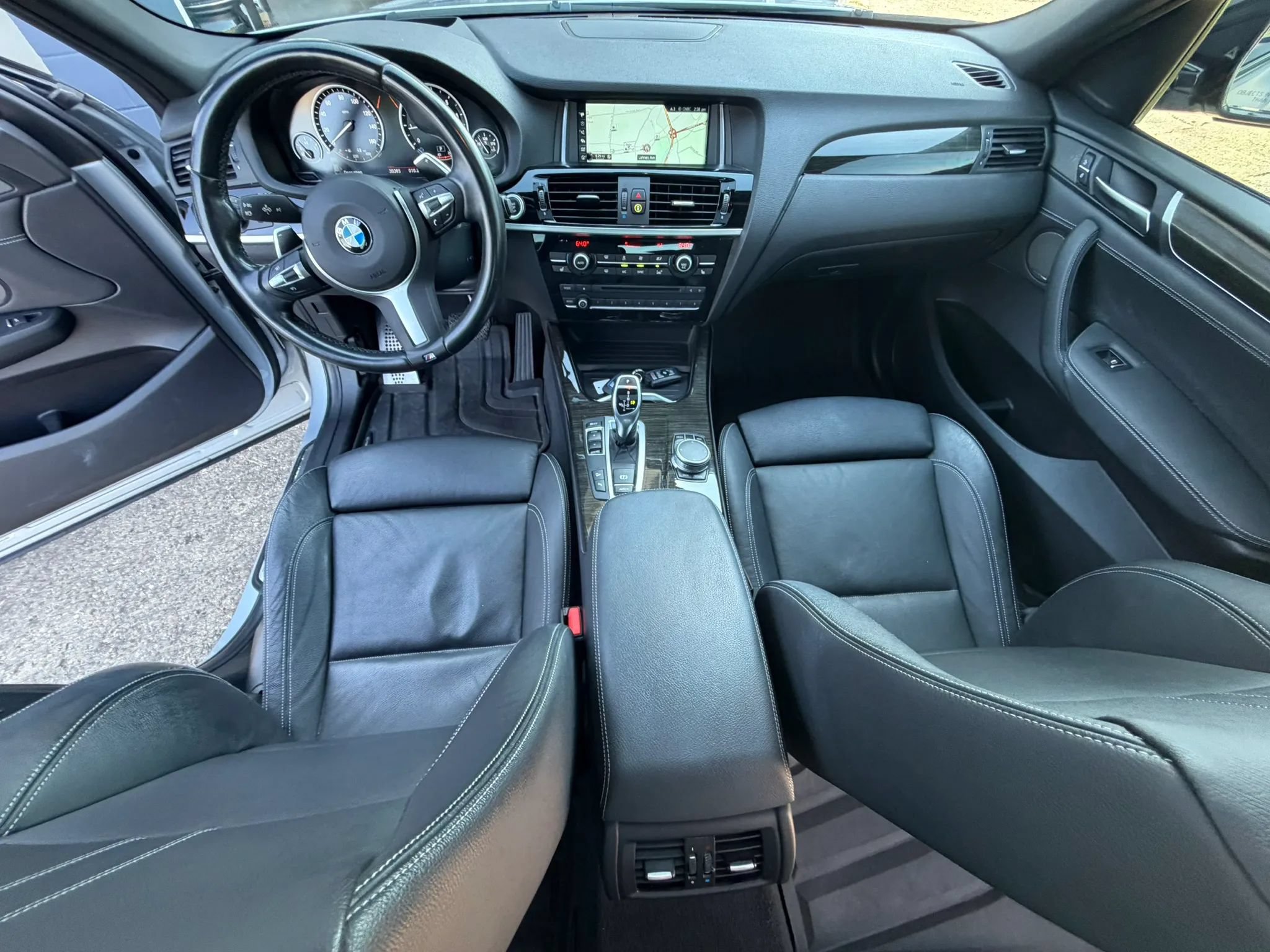 Used 2017 BMW X4 xDrive28i w/ Premium Package Enhanced AWD/4WD image 18