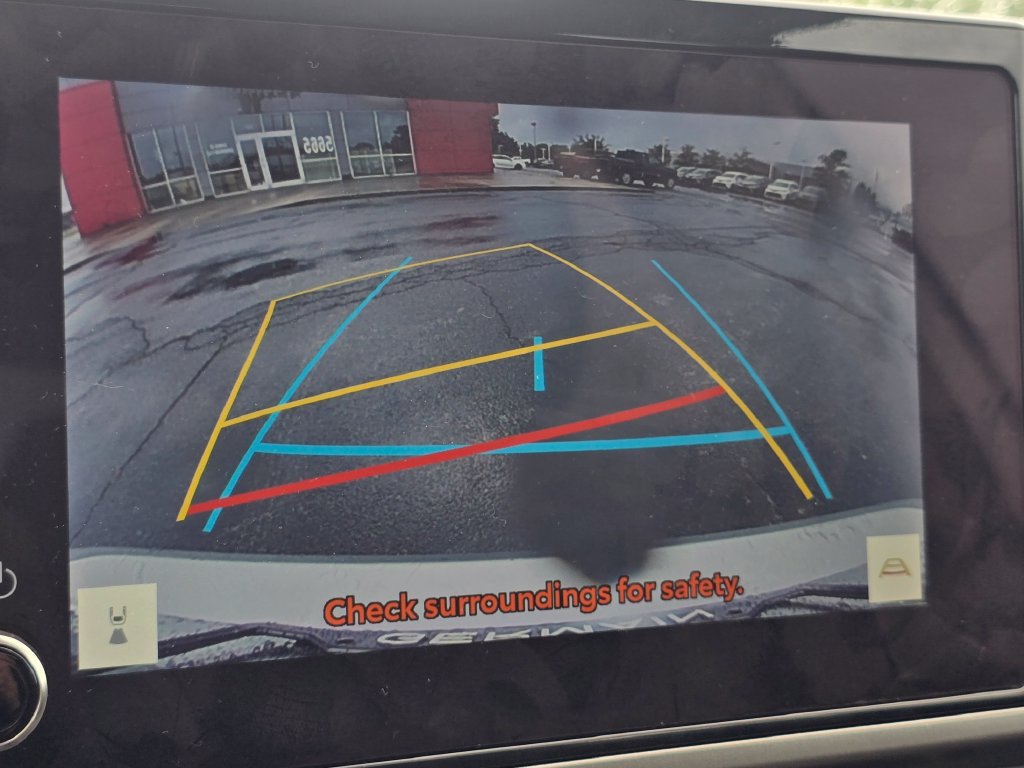Used 2025 Toyota Camry LE FWD image 5