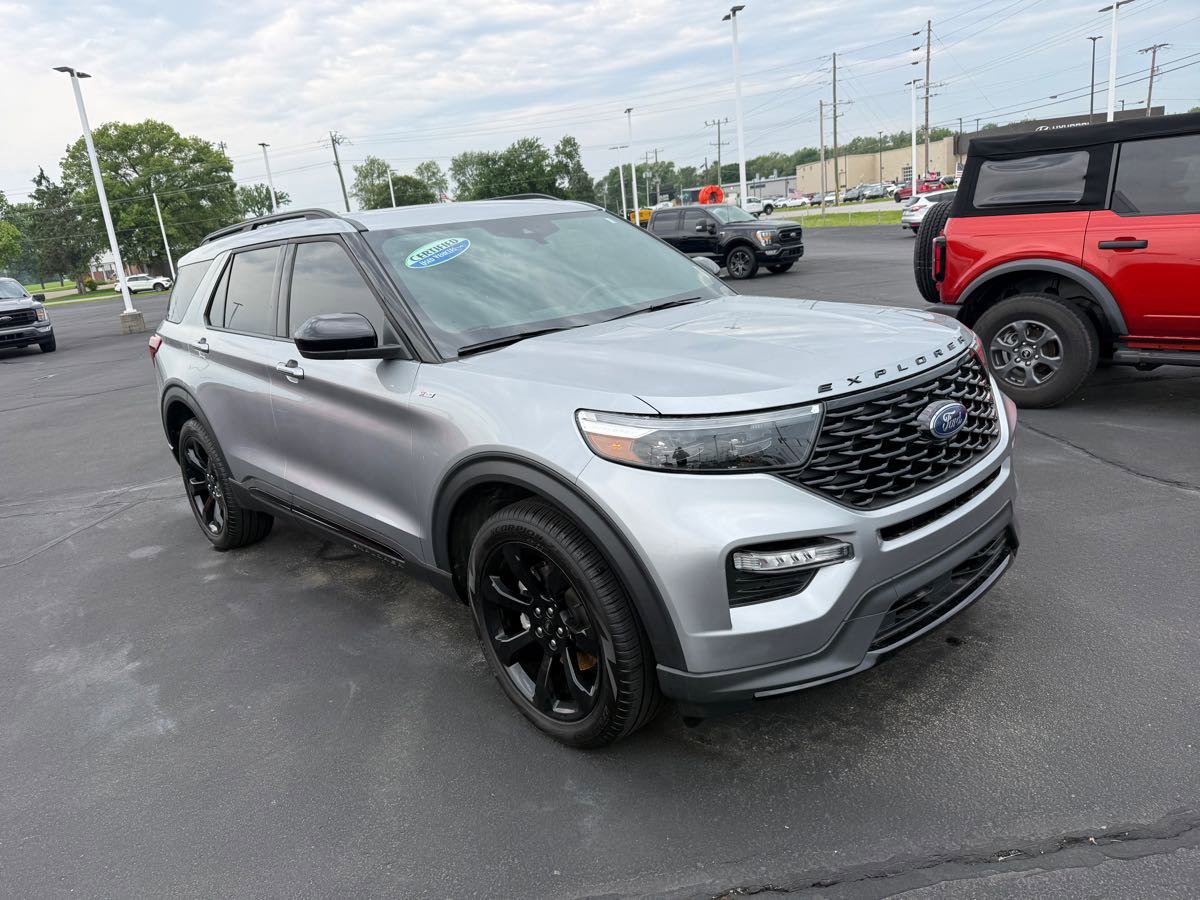 Used 2024 Ford Explorer ST-Line w/ Class IV Trailer Tow Package AWD/4WD image 3
