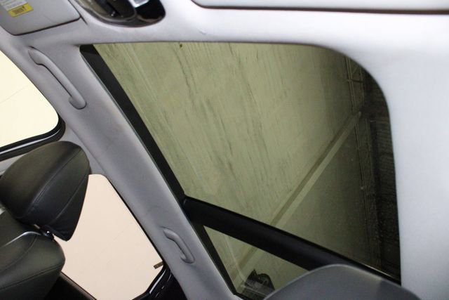 Used 2022 Hyundai Tucson Limited w/ Cargo Package image 11