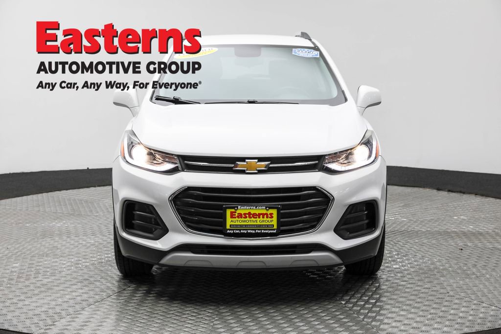 Used 2020 Chevrolet Trax LT w/ LT Convenience Package image 2