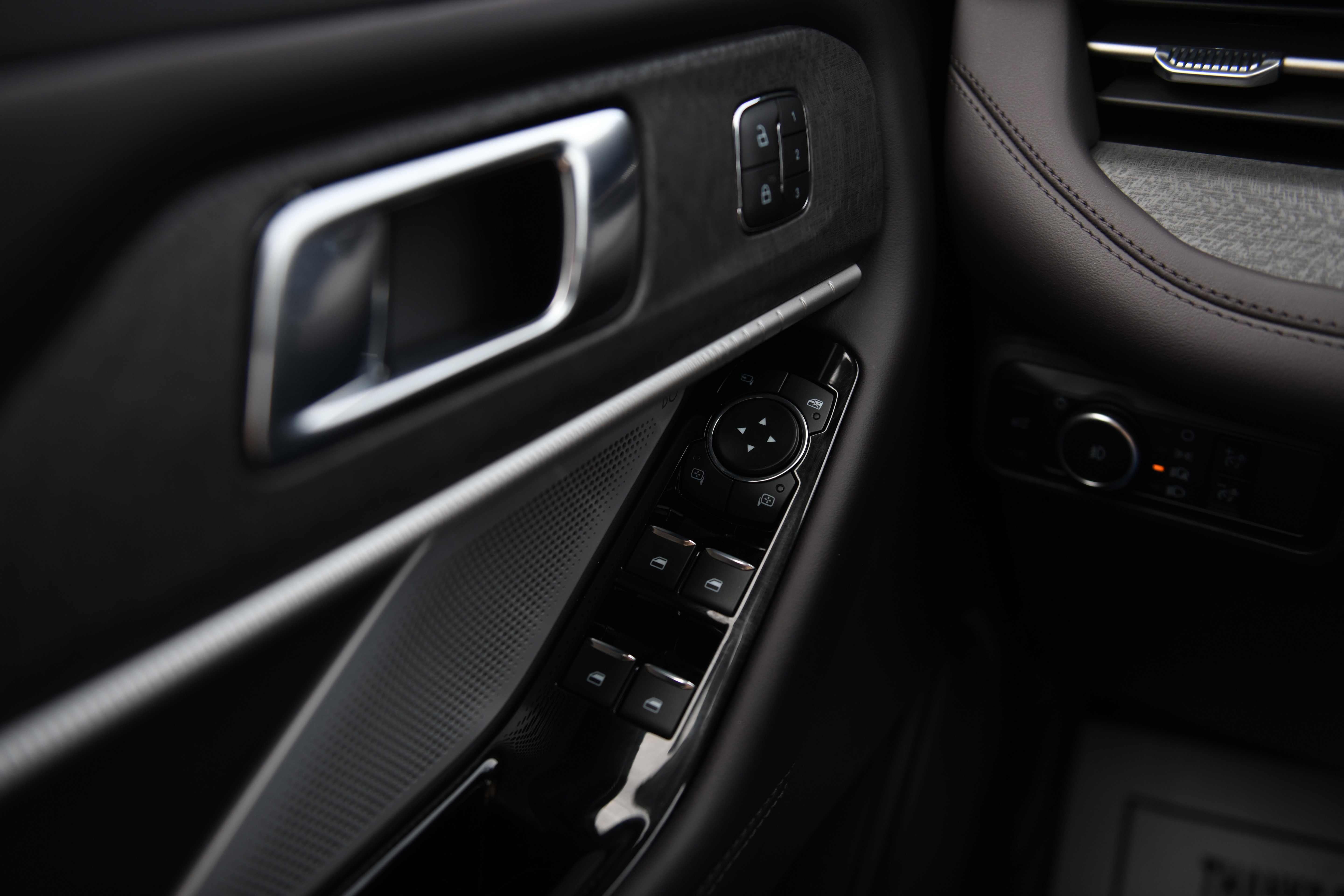 New 2026 Ford Explorer Platinum image 15