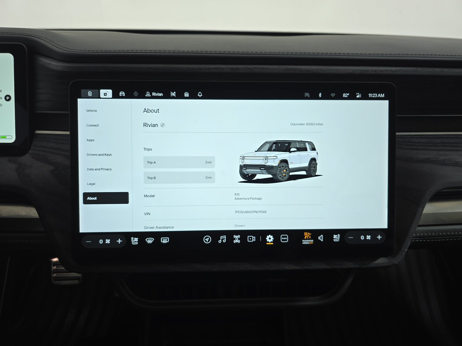 Used 2023 Rivian R1S Adventure AWD/4WD image 29