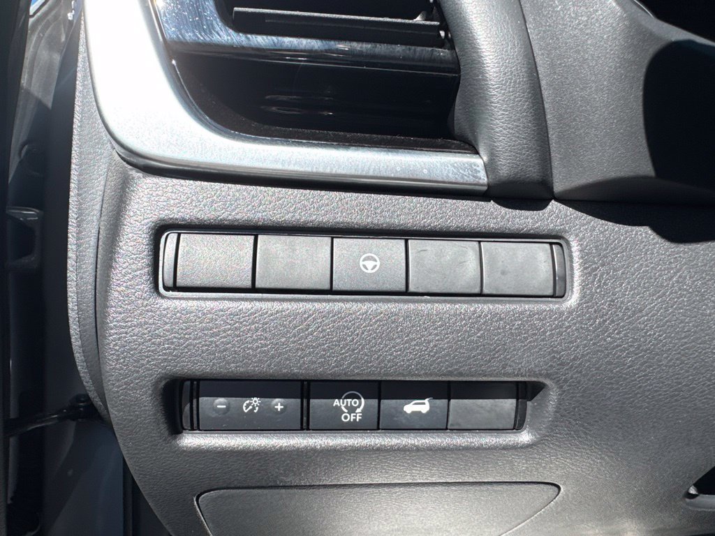 Used 2023 Nissan Rogue SL FWD image 24
