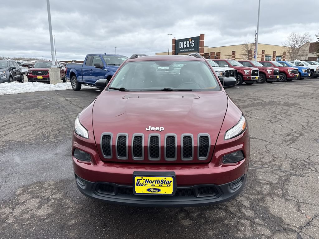 Used 2016 Jeep Cherokee Sport w/ Cold Weather Group AWD/4WD image 3