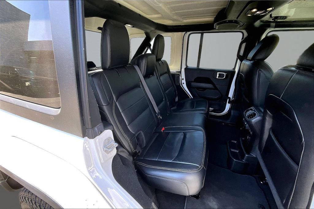 Certified 2019 Jeep Wrangler Unlimited Sahara AWD/4WD image 17