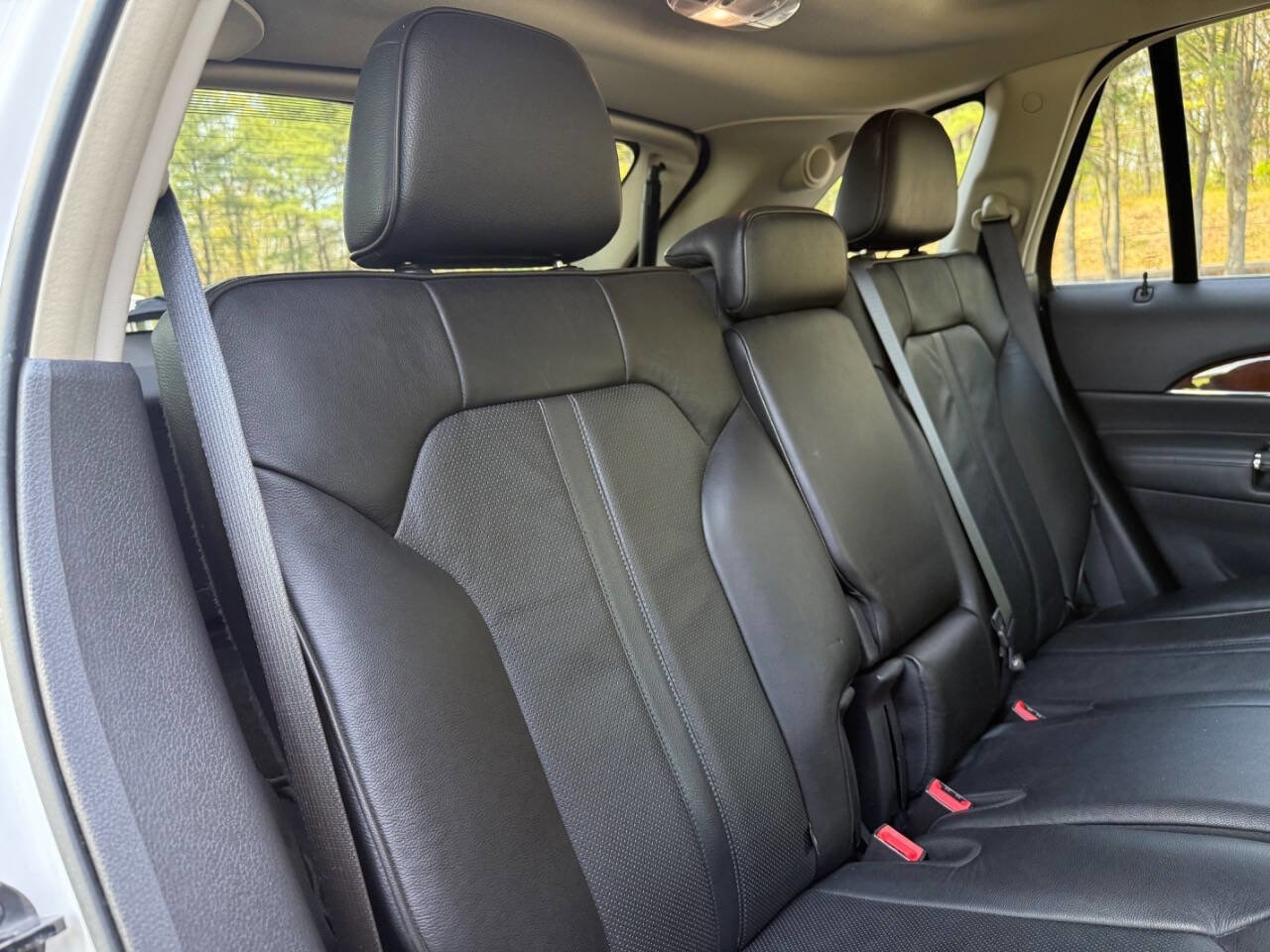 Used 2015 Lincoln MKX AWD w/ Equipment Group 102A image 18