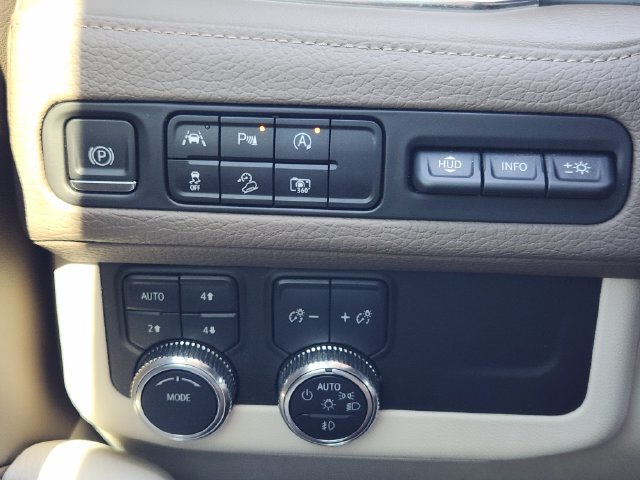 Used 2023 GMC Yukon XL Denali AWD/4WD image 22