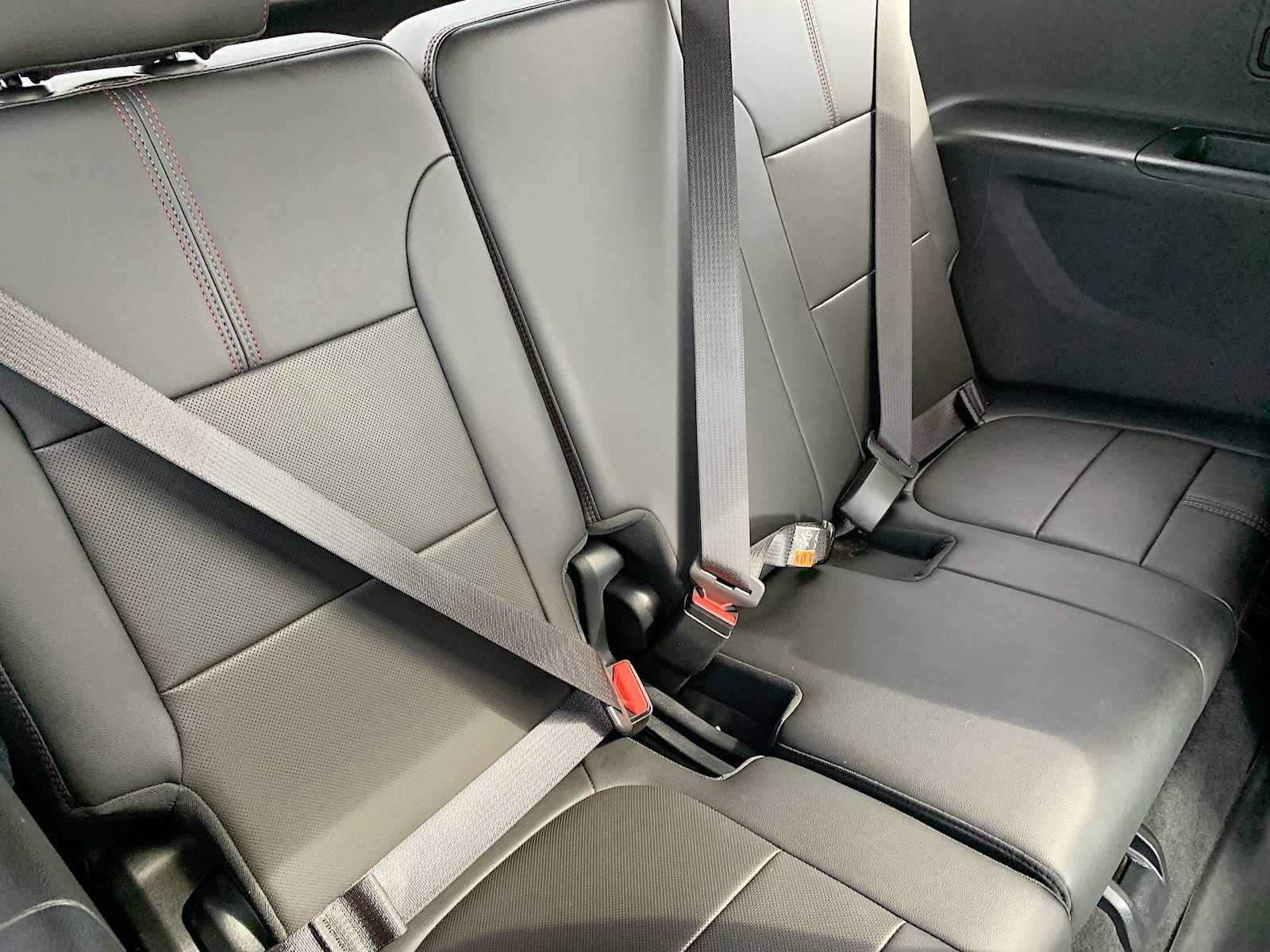 Certified 2023 Chevrolet Traverse RS w/ LPO, Floor Liner Package AWD/4WD image 35