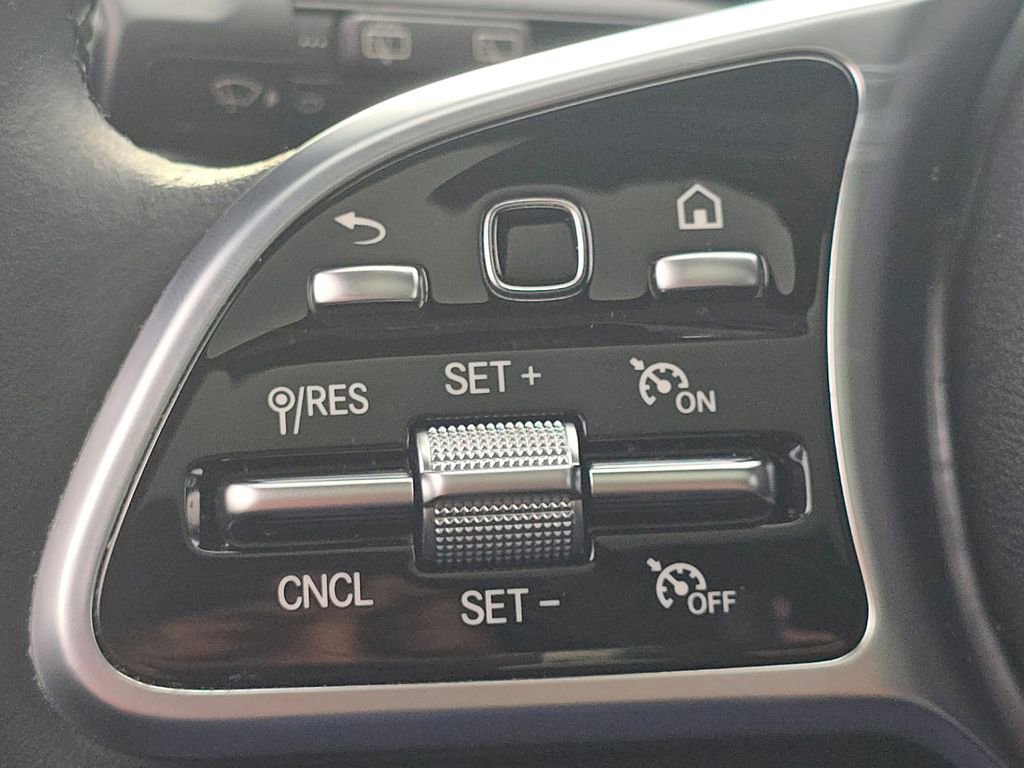 Certified 2021 Mercedes-Benz GLA 250 4MATIC image 31