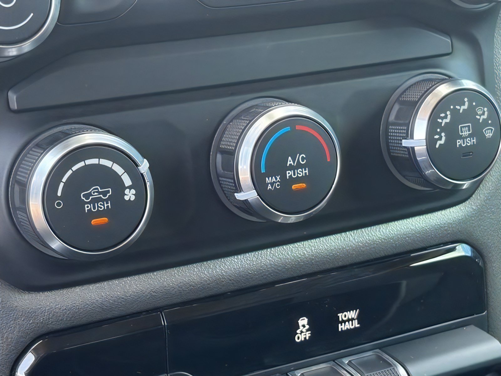 Used 2019 RAM 1500 Big Horn RWD image 30