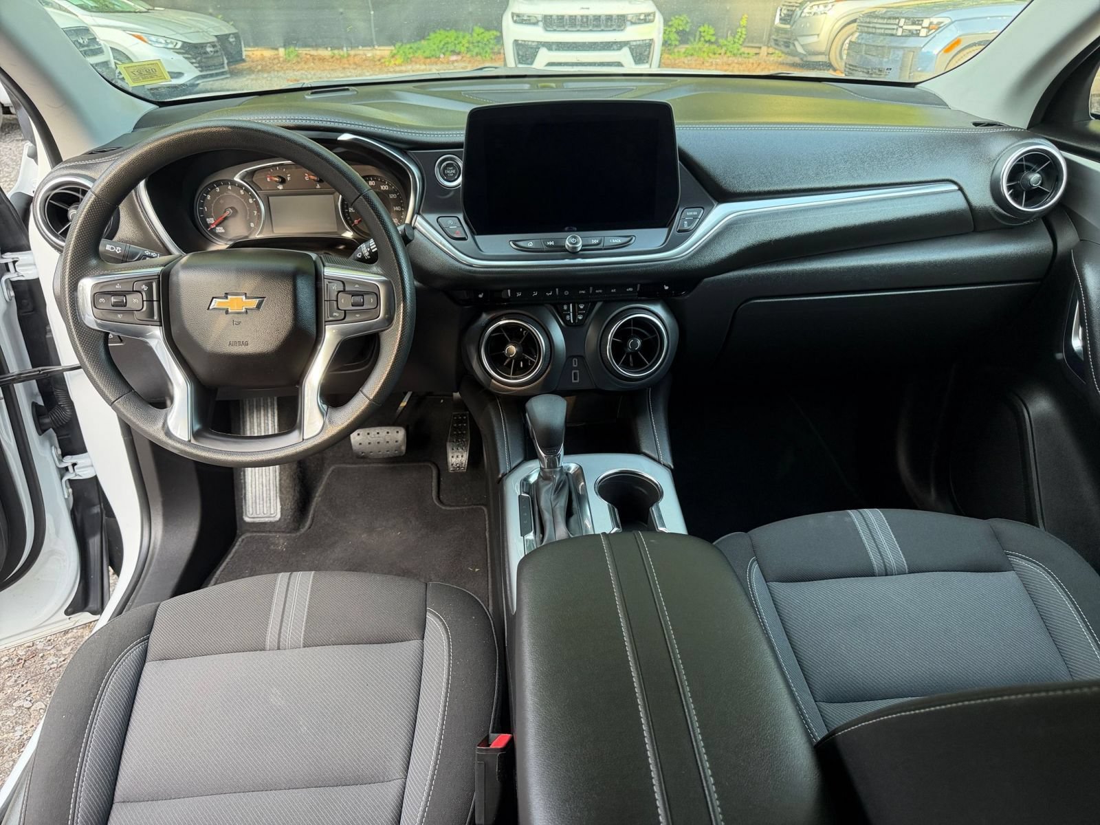 Used 2025 Chevrolet Blazer LT FWD image 33