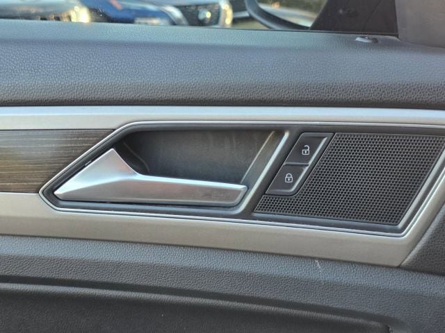 Used 2019 Volkswagen Atlas SEL R-Line AWD/4WD image 34