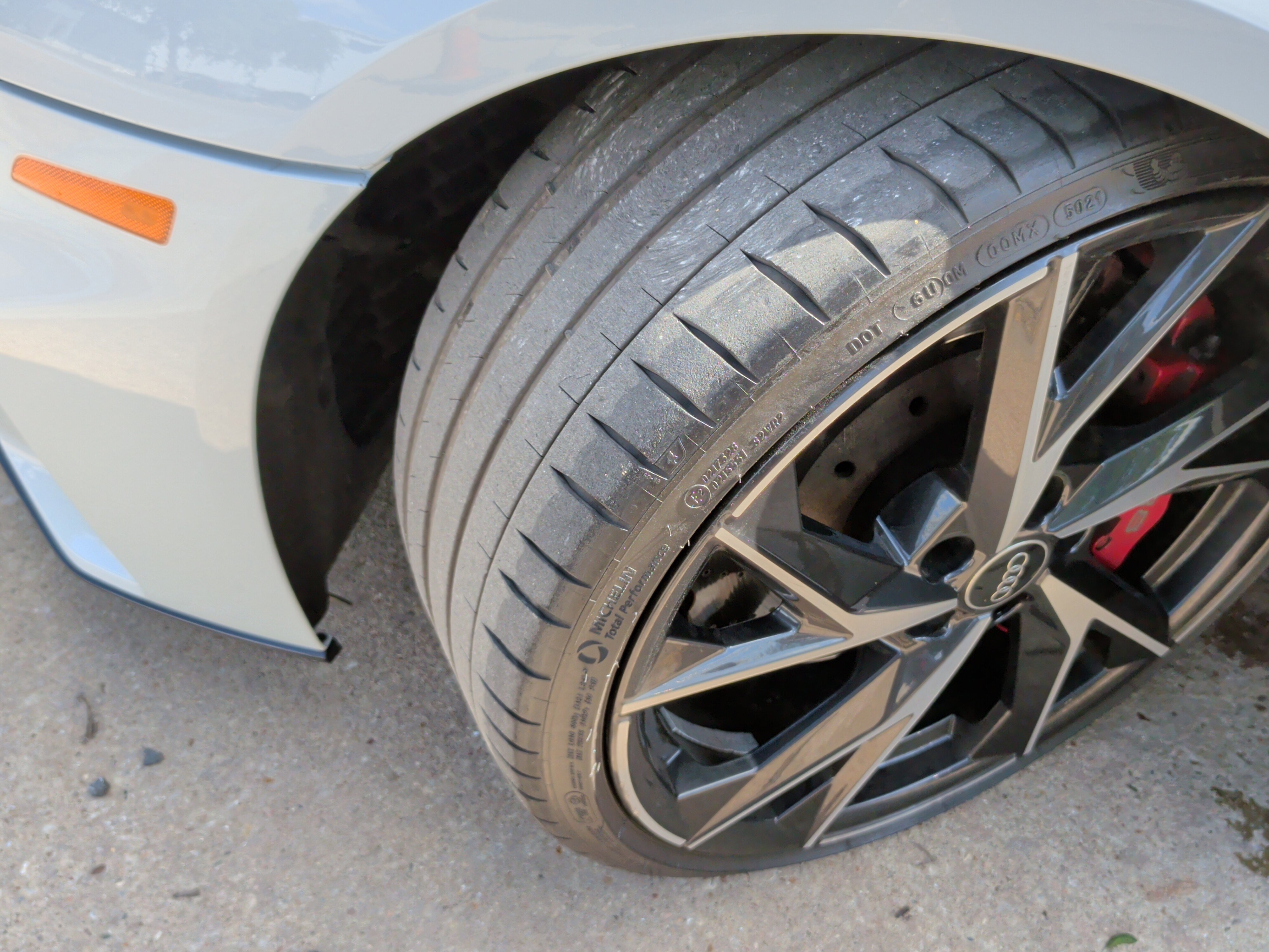 Used 2022 Audi R8 V10 w/ Premium Package image 15