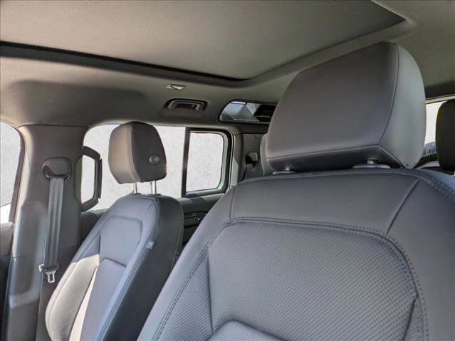 Used 2025 Land Rover Defender 110 S image 15