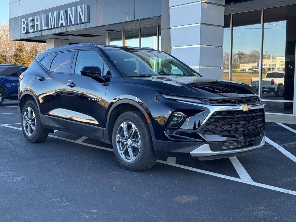 Used 2024 Chevrolet Blazer LT w/ Convenience Package image 2