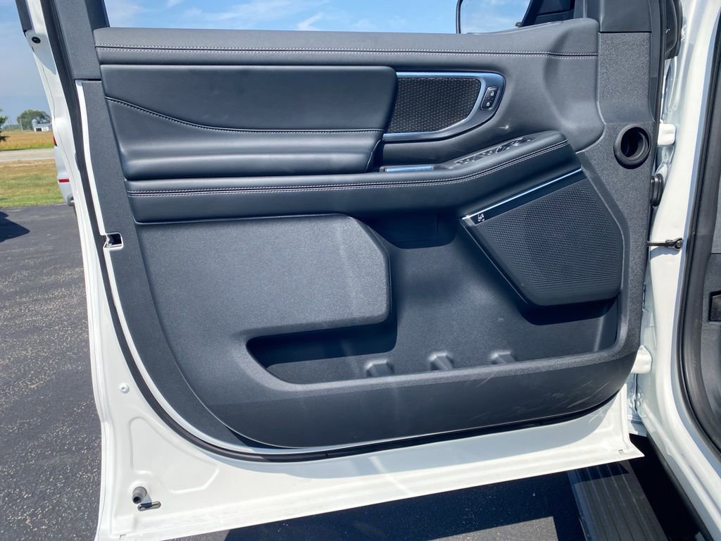 New 2025 Ford Expedition Platinum w/ Stealth Performance Package image 19