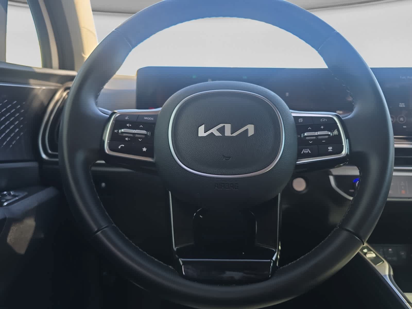 Used 2025 Kia Sorento S FWD image 11