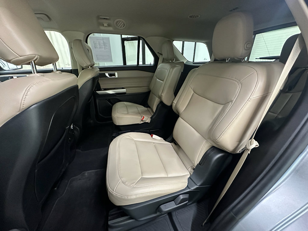Used 2020 Ford Explorer XLT w/ Equipment Group 202A image 26