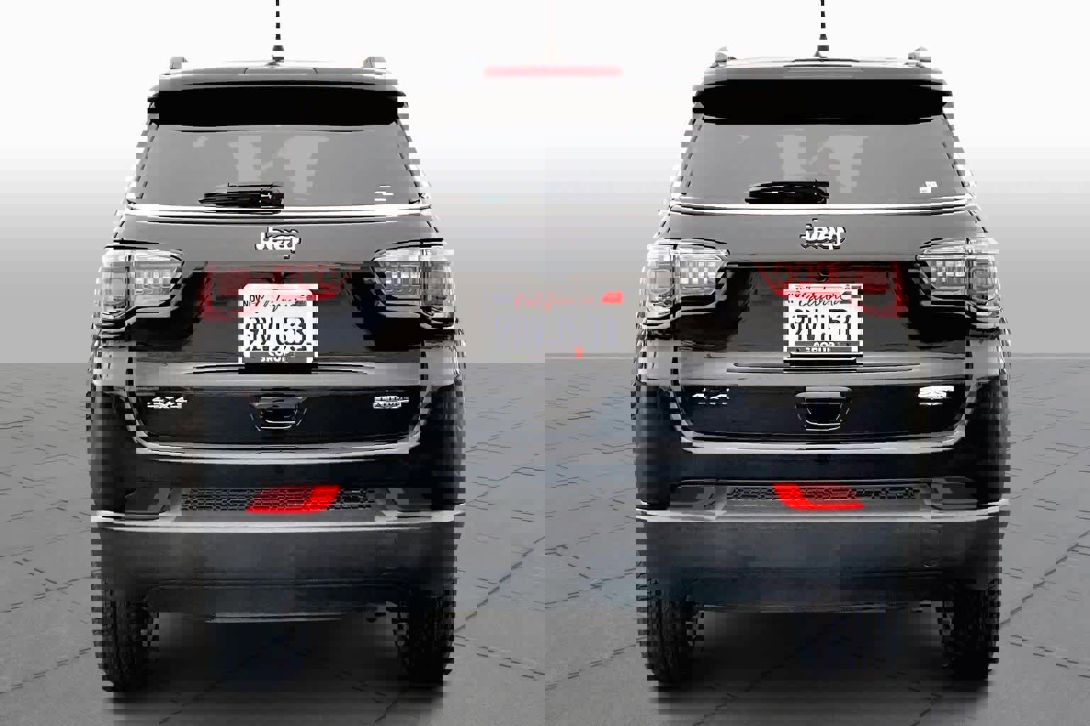 Used 2022 Jeep Compass Latitude image 4