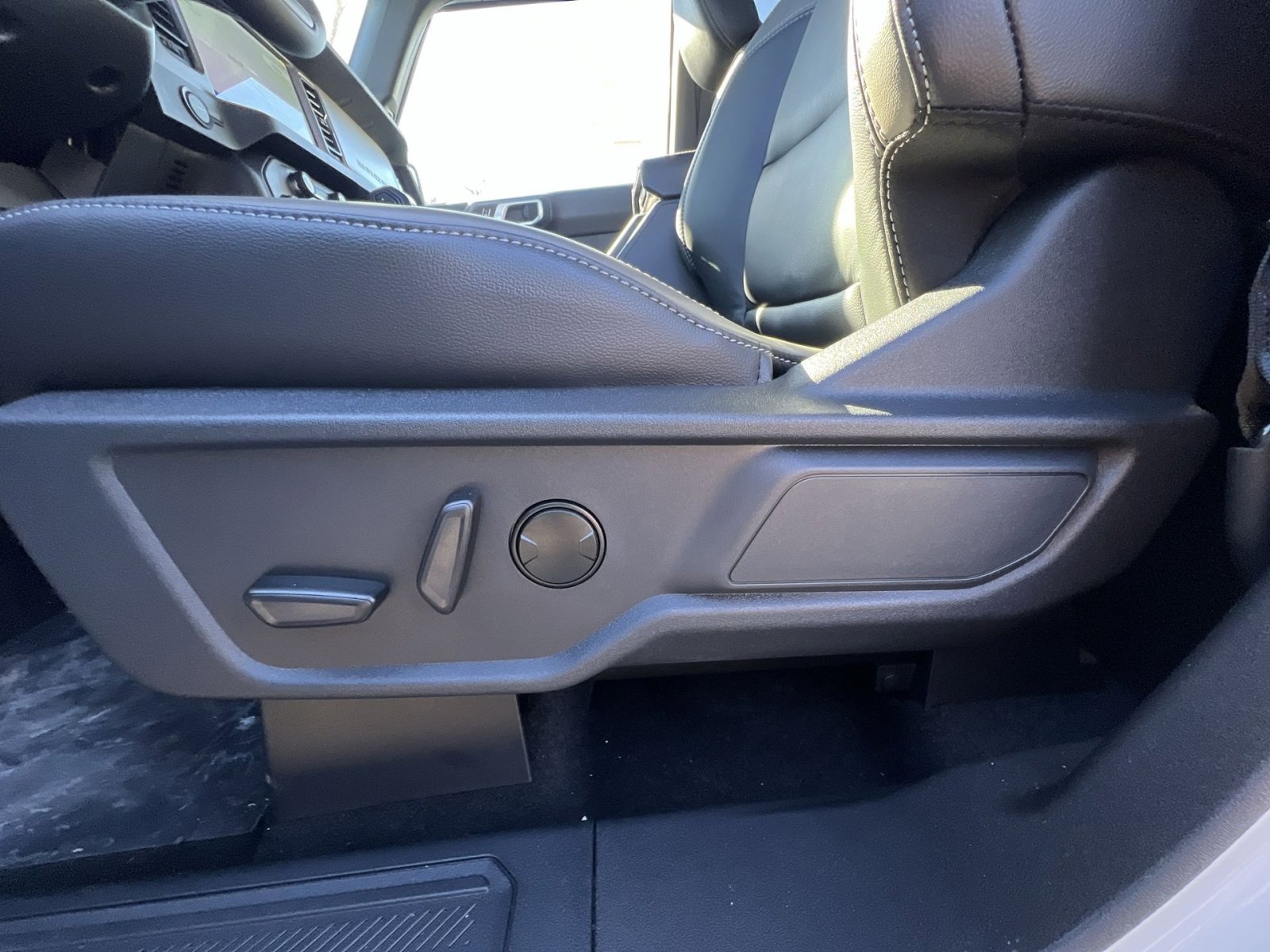 New 2025 Ford Bronco Outer Banks image 14