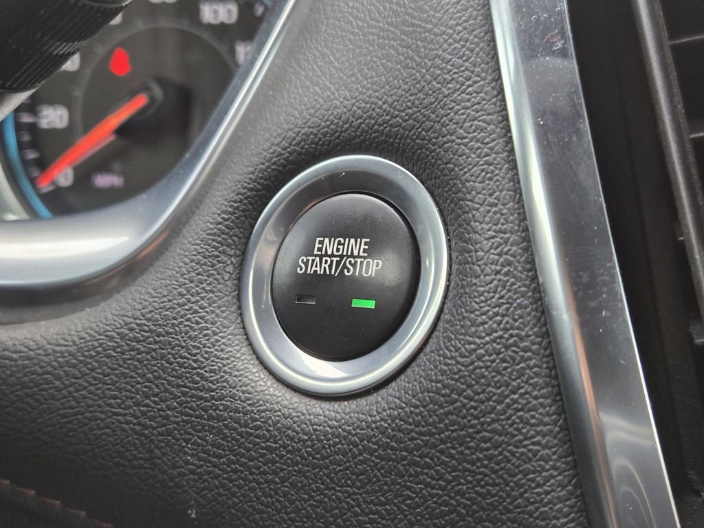 Used 2022 Chevrolet Traverse RS FWD image 23