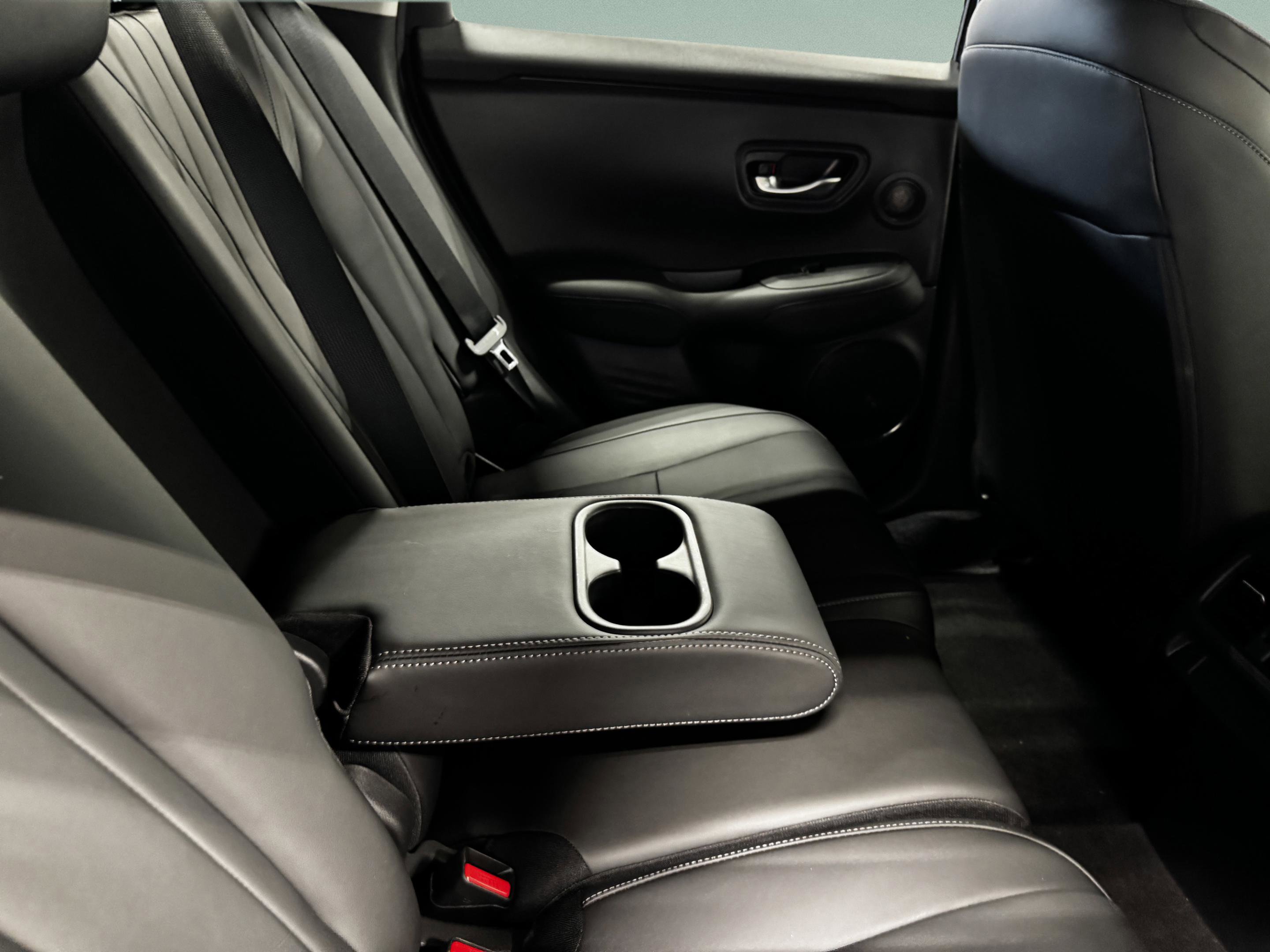 Certified 2025 Acura ADX FWD image 33