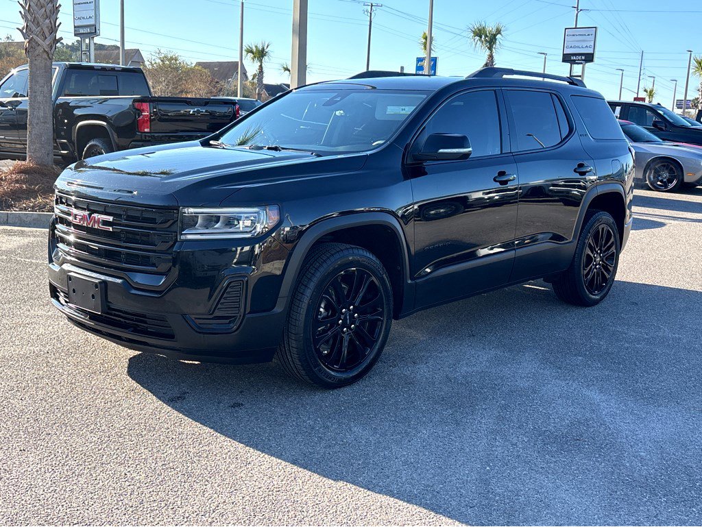 Used 2023 GMC Acadia SLE w/ Driver Convenience Package image 3