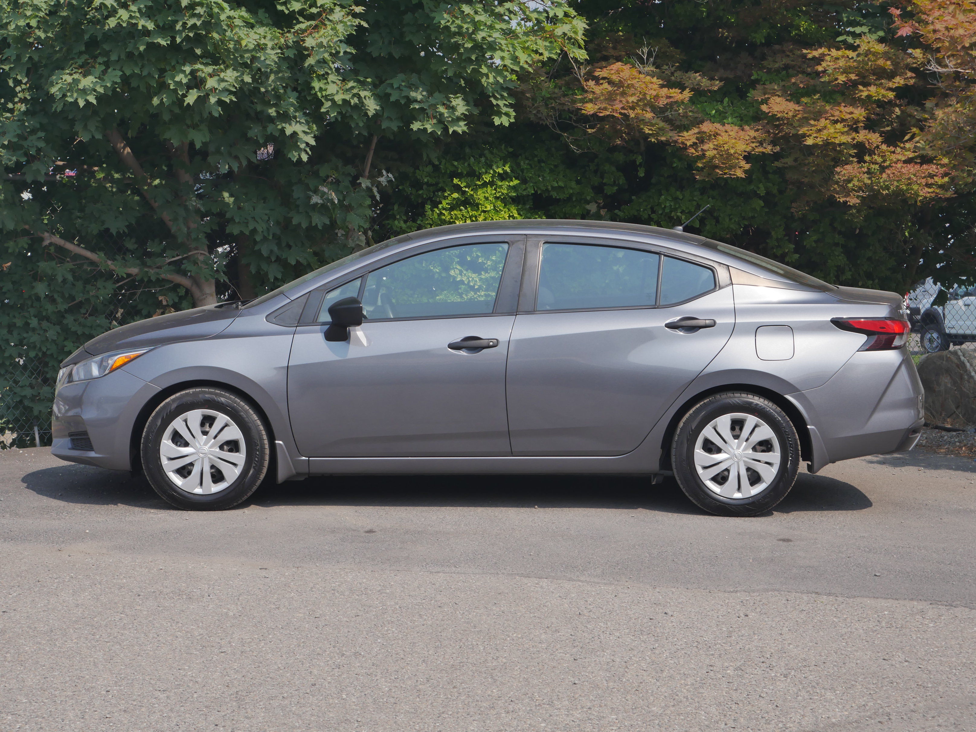 Used 2020 Nissan Versa S FWD image 13