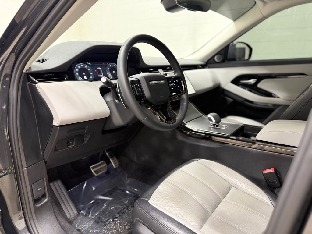 Used 2024 Land Rover Range Rover Evoque Dynamic SE AWD/4WD image 18