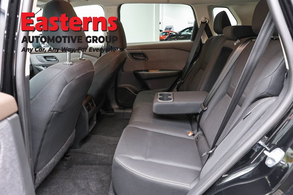 Used 2023 Nissan Rogue S AWD/4WD image 22