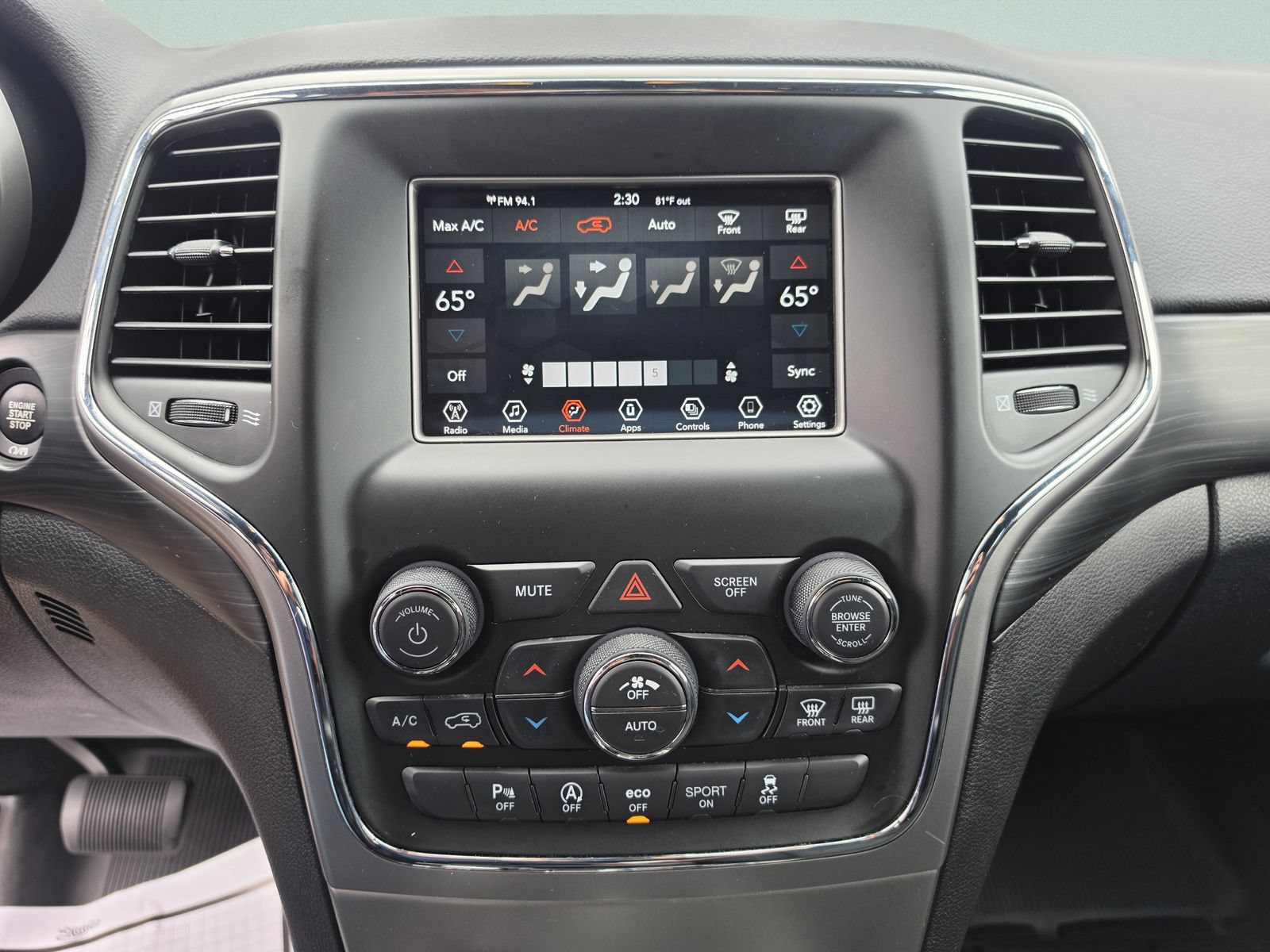 Used 2021 Jeep Grand Cherokee Laredo RWD image 23