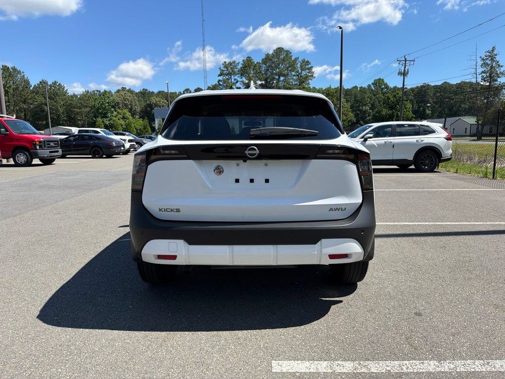 Certified 2025 Nissan Kicks SV AWD/4WD image 6