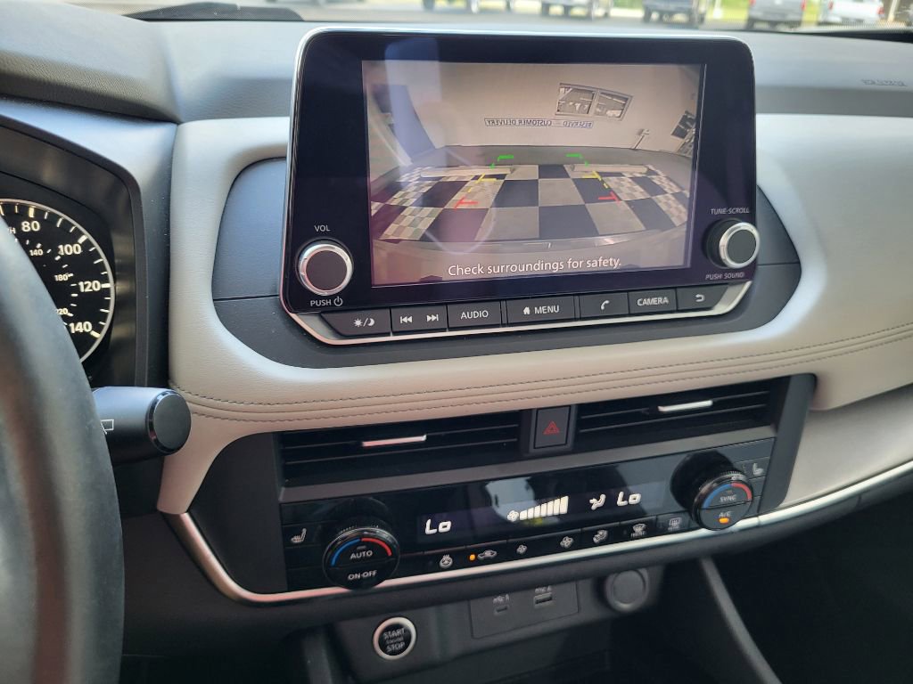 Used 2023 Nissan Rogue SV w/ SV Premium B Package image 19