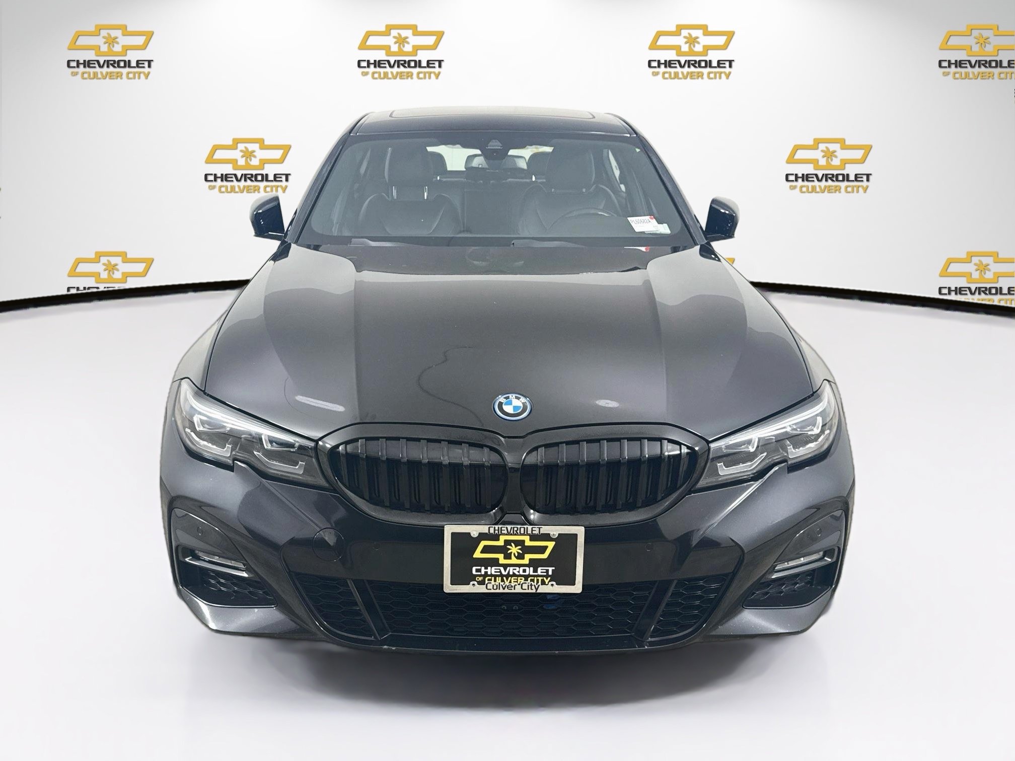 Used 2022 BMW 330e w/ M Sport Package RWD image 2
