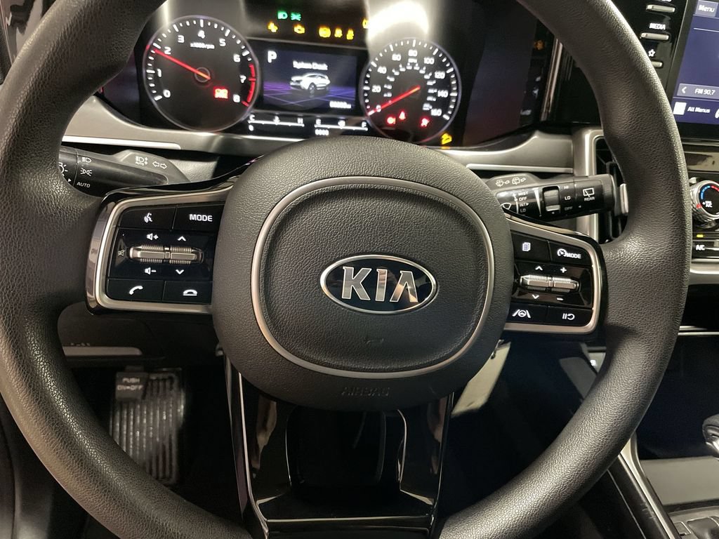Used 2021 Kia Sorento LX FWD image 16