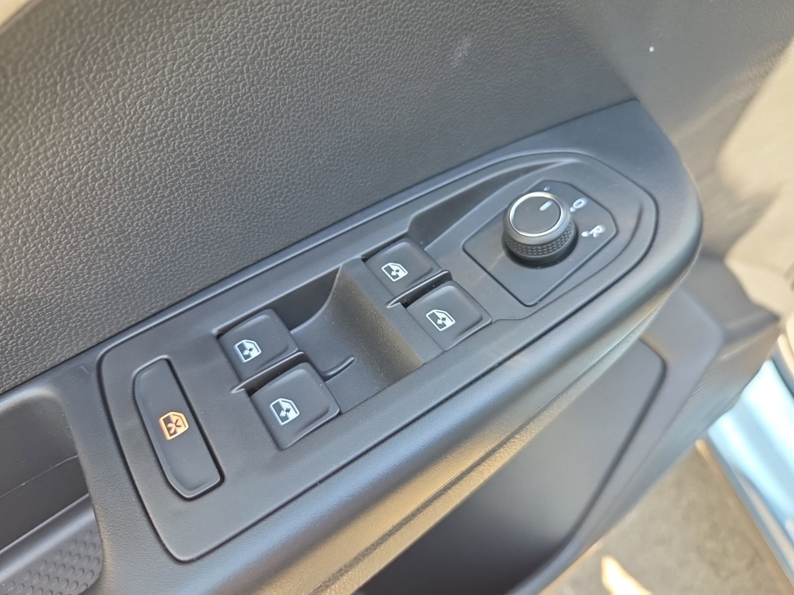 New 2026 Volkswagen Taos S FWD image 17