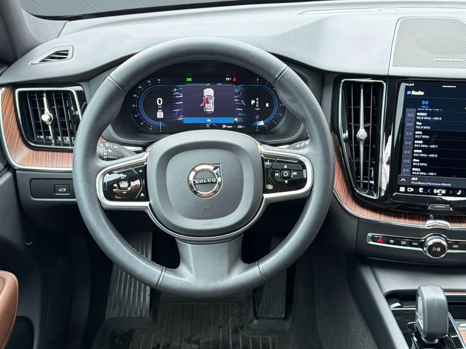 Used 2023 Volvo XC60 B5 Plus w/ Protection Package Premier AWD/4WD image 25