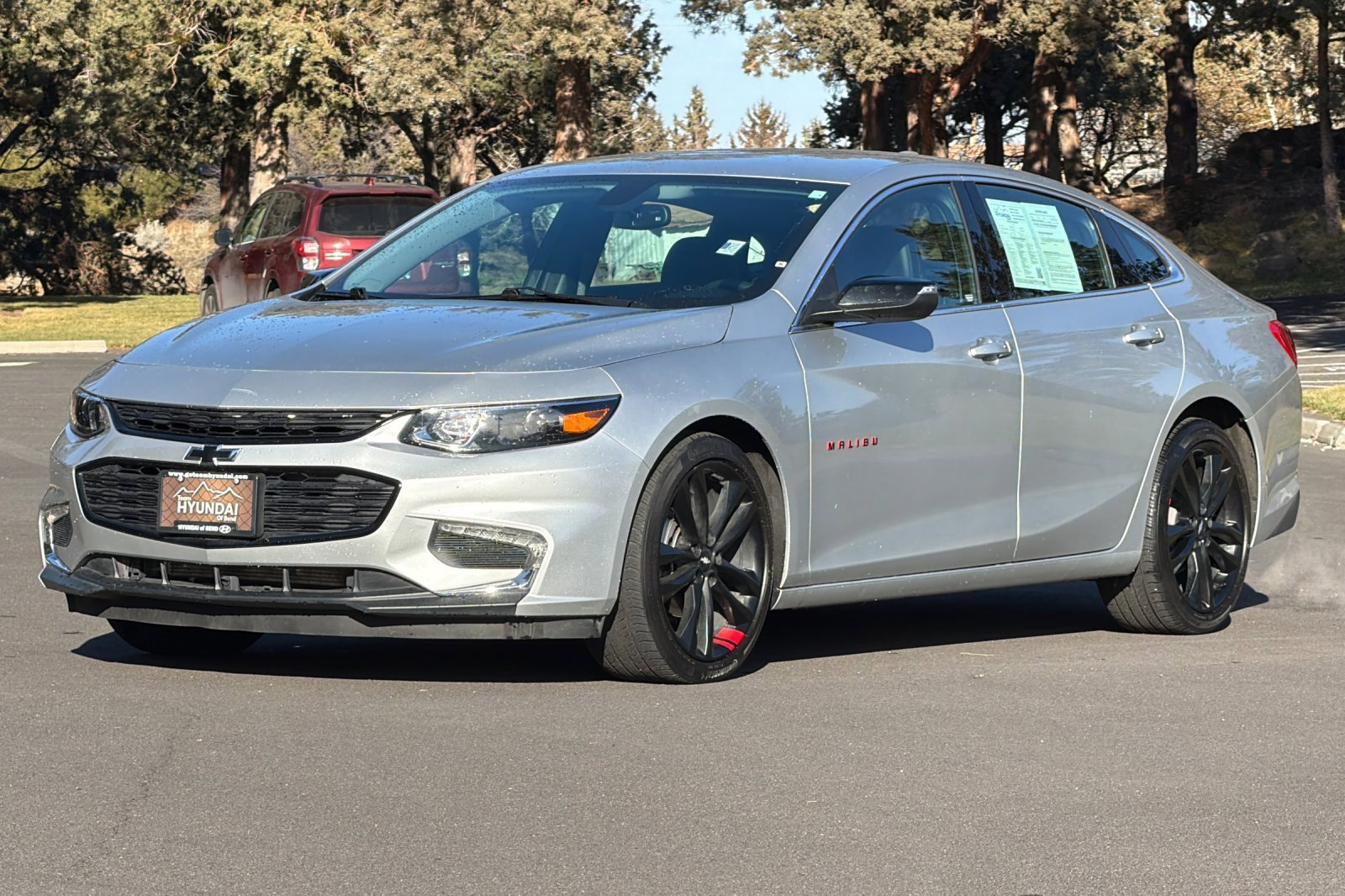 Used 2018 Chevrolet Malibu LT w/ Leather Package image 9