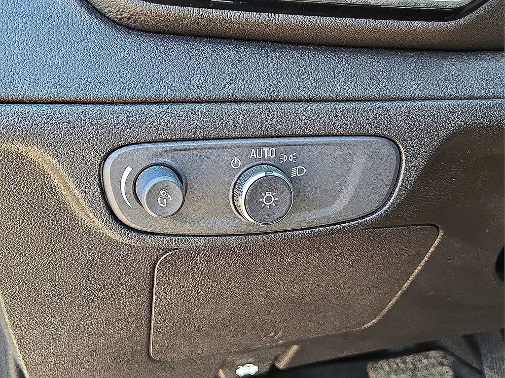 Used 2023 Chevrolet Bolt EUV LT w/ Driver Confidence Package image 25