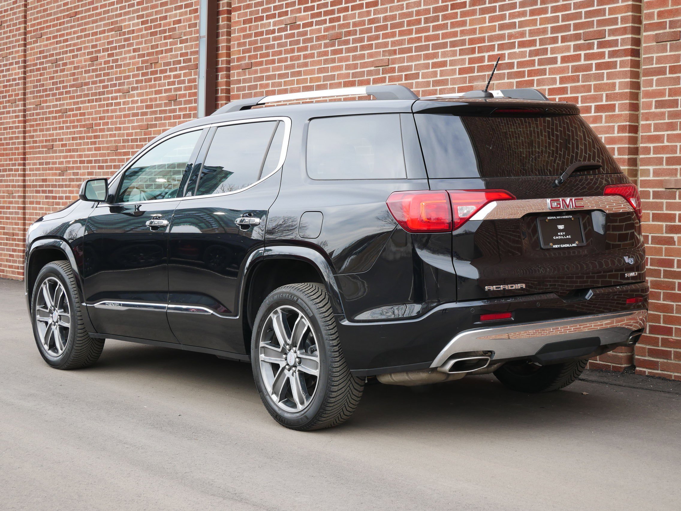 Used 2017 GMC Acadia Denali w/ Technology Package image 3