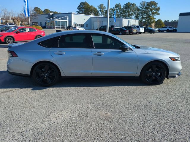 Used 2023 Honda Accord Sport image 2