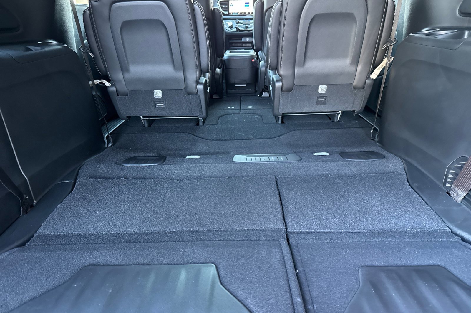 New 2026 Chrysler Pacifica Select w/ S Appearance Package image 15