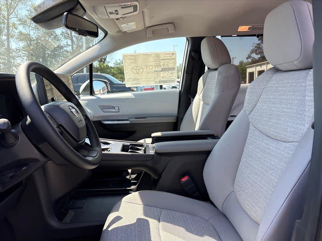 New 2026 Toyota Sienna LE FWD image 23