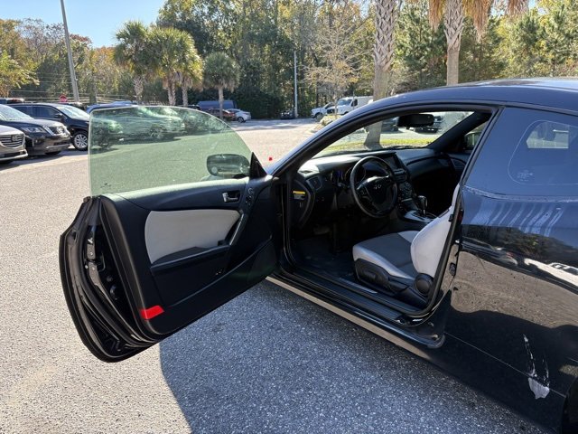 Used 2014 Hyundai Genesis 2.0T image 10