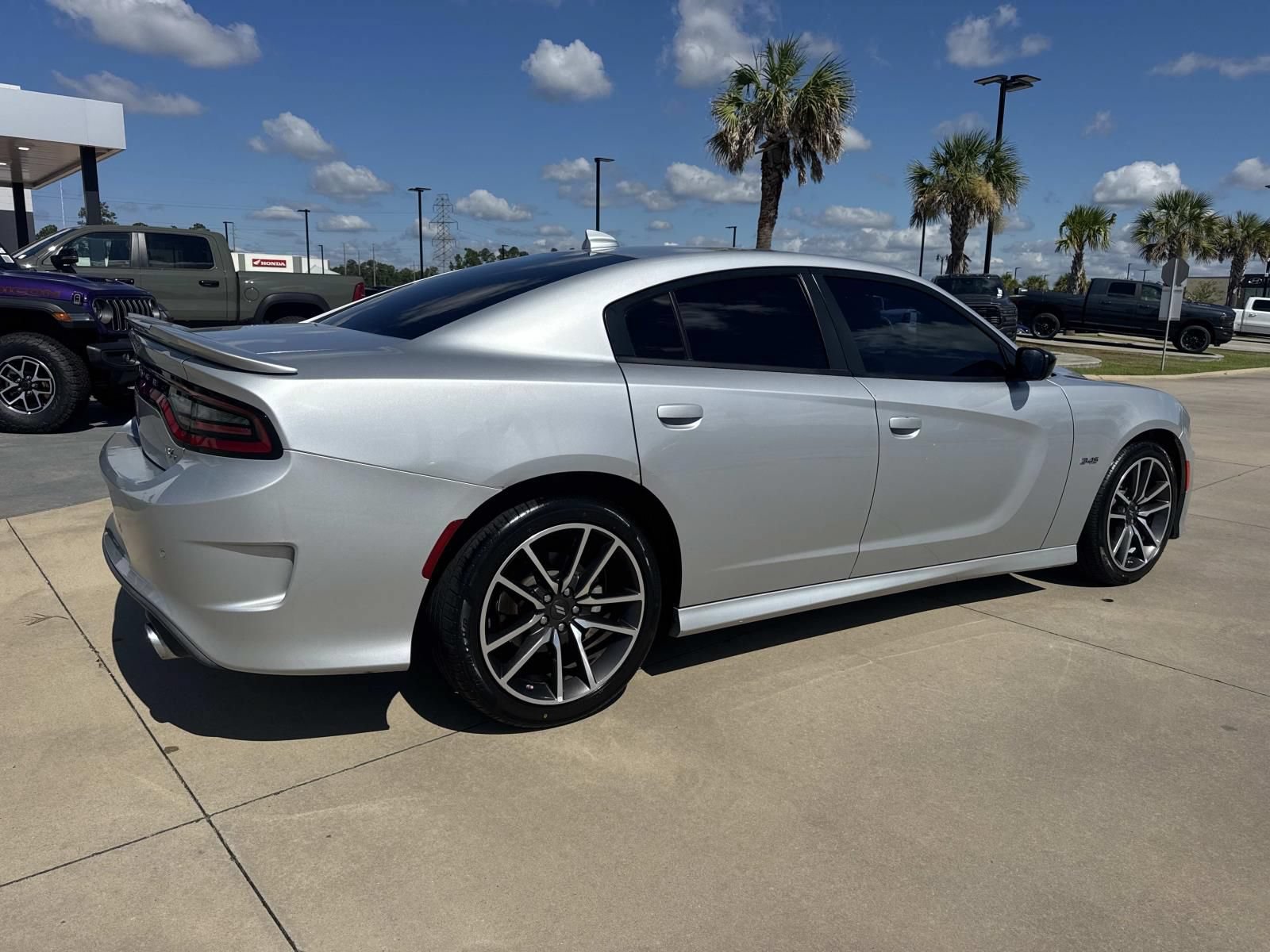Used 2023 Dodge Charger R/T w/ Cold Weather Package RWD image 7