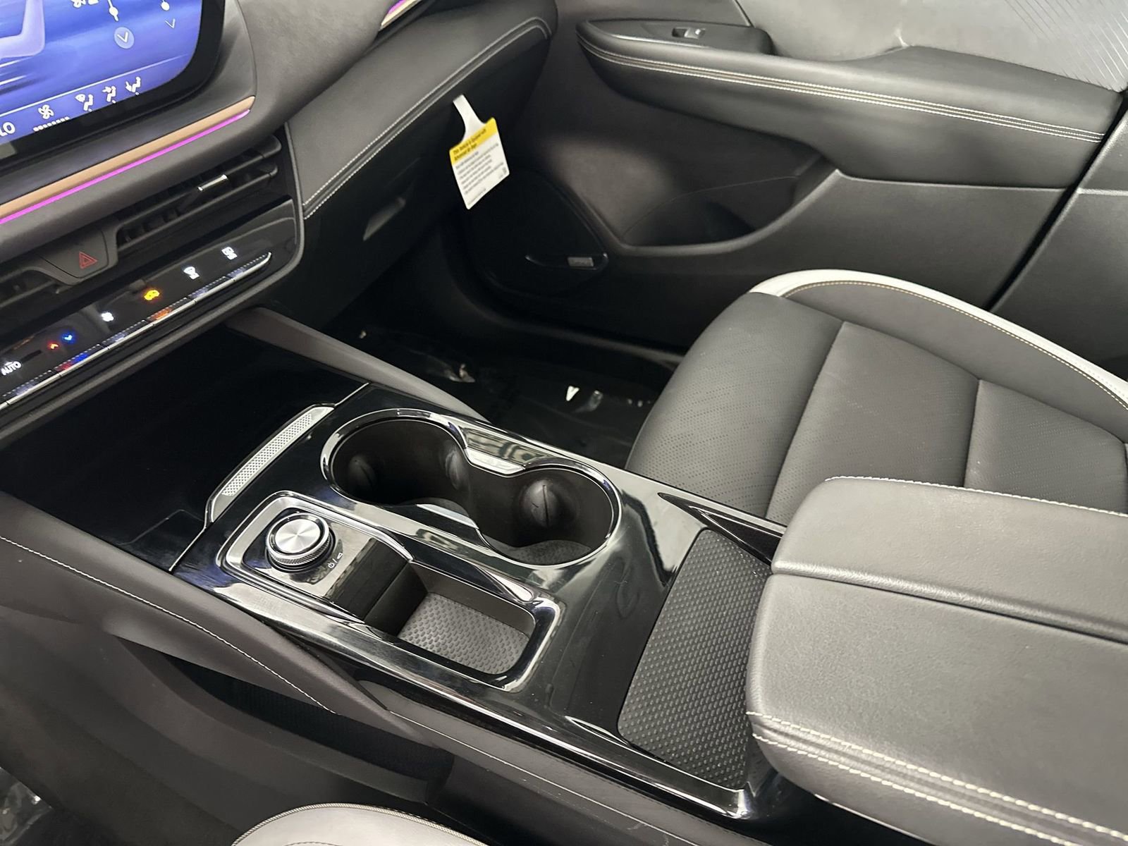 Used 2025 Buick Envision Sport Touring image 21