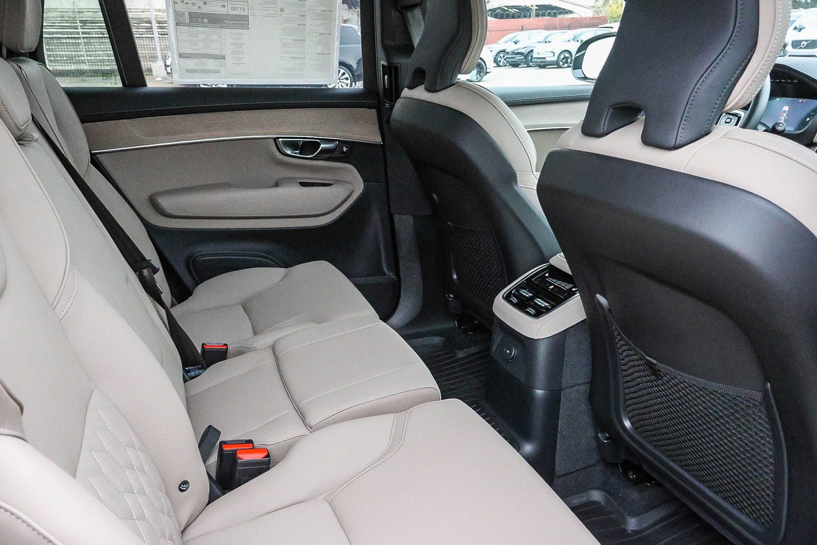 New 2026 Volvo XC90 T8 Plus w/ Protection Package Premier image 19