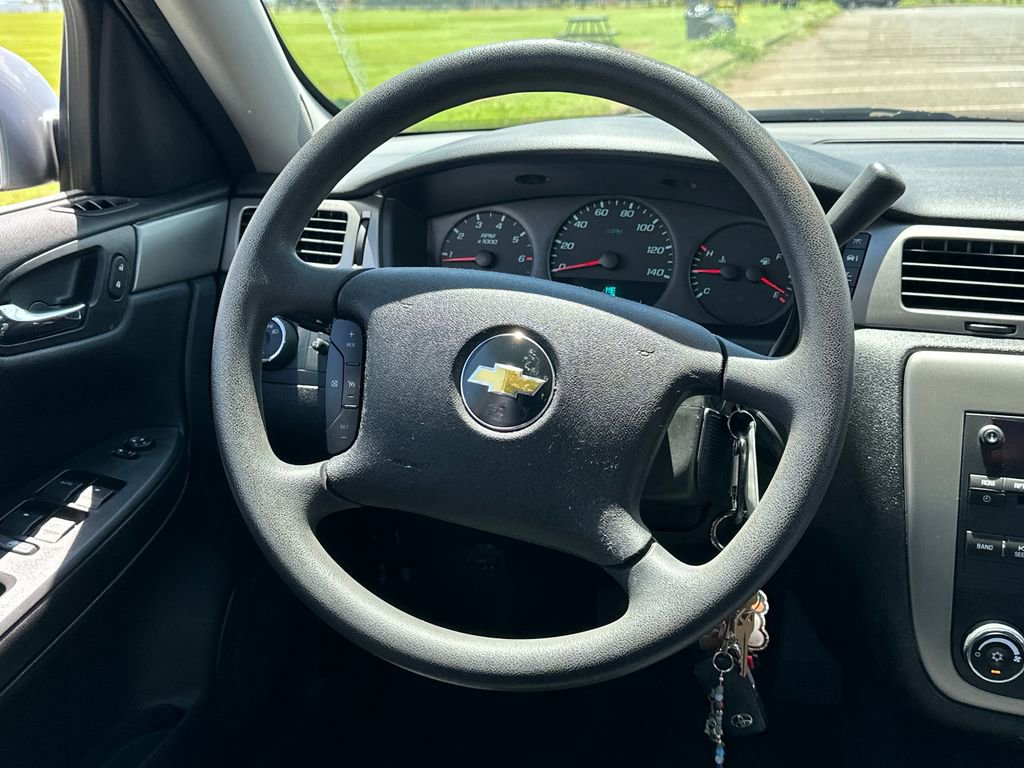 Used 2011 Chevrolet Impala Police FWD image 17