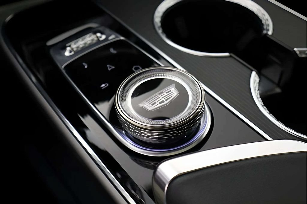 Used 2024 Cadillac Lyriq Luxury RWD image 35